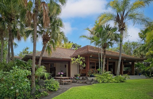 Keauhou House | KBM Resorts: Kona Bay House, Free Car, Oceanfront!