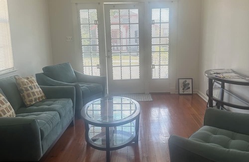 Broadmoor House | Charming 2-bedroom house in Broadmoor area of New Orleans with AC, WiFi