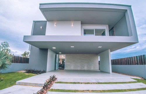 Praia do Rosa House | Rosa Internacional - Surfland