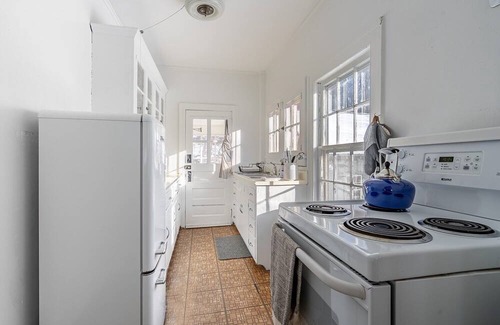 Monterey Apartment | Berkshire apt w/FAST internet near lake & slopes