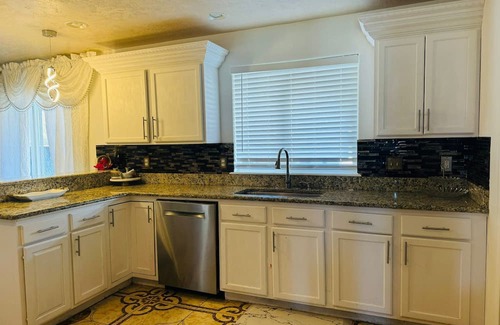 Nampa House | Spacious 4-bedroom house in delightful Nampa with WiFi, AC