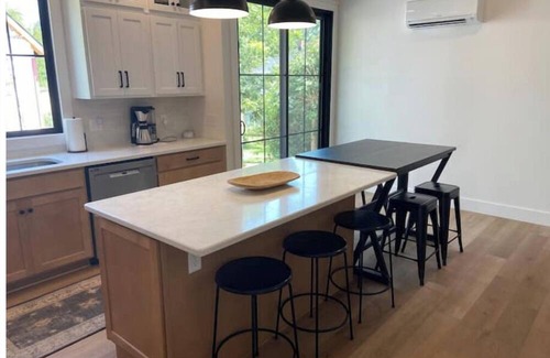 Bedford House | Downtown Bedford Housen