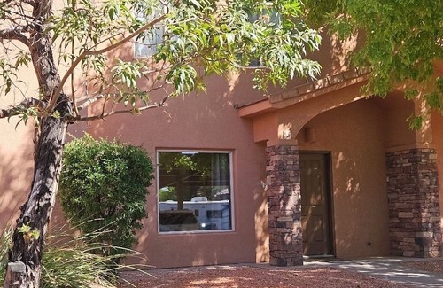 Kanab House | Cozy condo, hot tub, exercise room, parking , close to town, and trails
