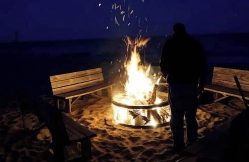 Greenbush Cabin | Cottage #8: Studio Relaxing Lakefront Retreat!nn