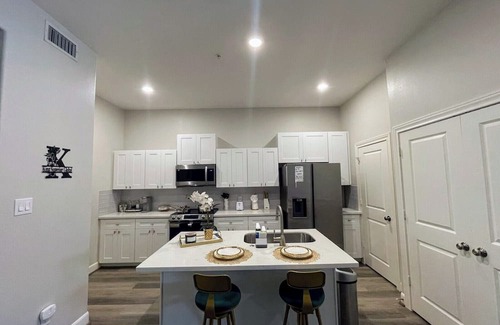 Grogan's Mill Apartment | Charming 1-bedroom apartment in The Woodlands/Spring, Tx !