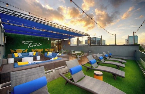 Sobro Apartment | . A breathe taking view of the Gulch. Apartment is located on top of Bar Louis