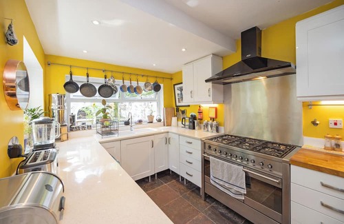 Sefton Park House | Unique quirky family house - 5 beds, 2 bathrooms, courtyard, Lounge - quiet area