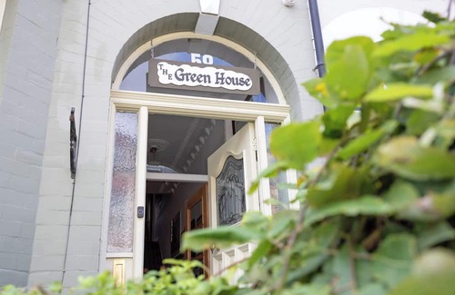 Sefton Park House | Unique quirky family house - 5 beds, 2 bathrooms, courtyard, Lounge - quiet area
