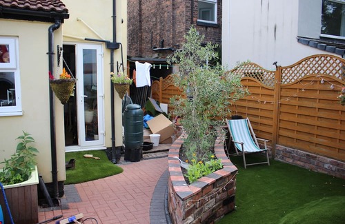 Sefton Park House | Unique quirky family house - 5 beds, 2 bathrooms, courtyard, Lounge - quiet area