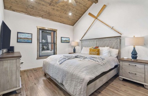 Indian Point Resort | Boat Slip 5bd on Indian Point MO Book Here:nhttps:/tablerockresorts.com/551755/