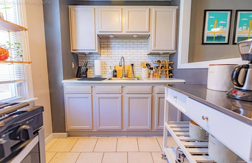 Lower Lawrenceville House | Walk to Arsenal Park! Cozy & Comfy Studio up to 3Pax