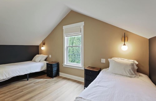 Nellysford Other | Charming 4-bedroom farmhouse in brilliant Roseland /The Hen House