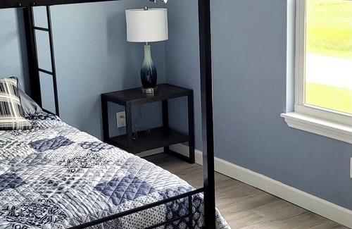 Indian Beach House | Bluewave Hideaway is a serene and picturesque rental home.