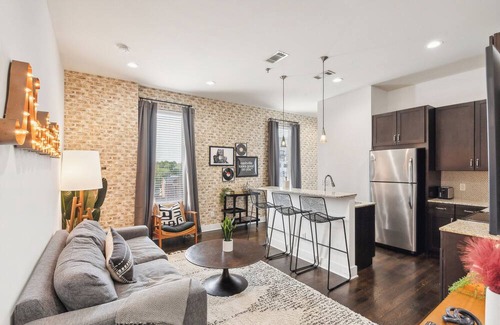West End Condo | Country Beats – Nashville-Chic Condo for 4 in Highly Walkable Area!