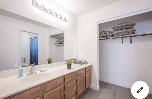 Green Valley Boat Rental | Great house 1 floor Unique location near strip 8 minutes Nice neigborhood