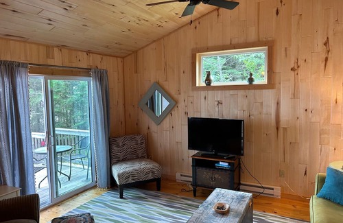 Michigan Cottage | Charming 2-bedroom cottage on Lake Superior