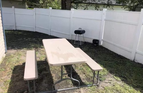 Northside House | The Blue House! Charming 3-bedroom house in marvelous Jacksonville with AC, WiFi