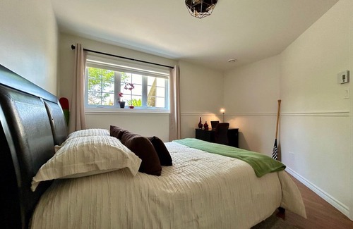 Bromont Apartment | Homelike, comfy apartment w/fire pit. Dog-friendly. Only 4 min to the Mountain!