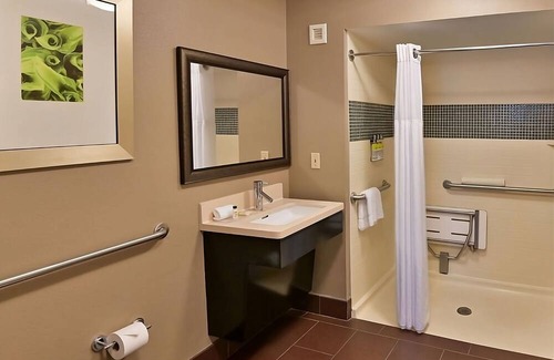Sunnyvale House | 3 Cozy Rooms w/Coffee Maker, Microwave, & Complimentary Breakfast