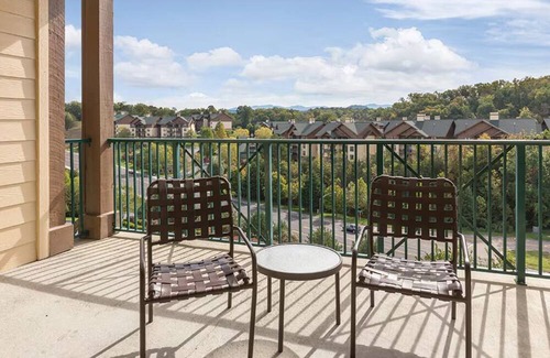 Sevierville Condo | Spacious 3BR Deluxe Vacay at Club Wyndham Smoky Mountainsn