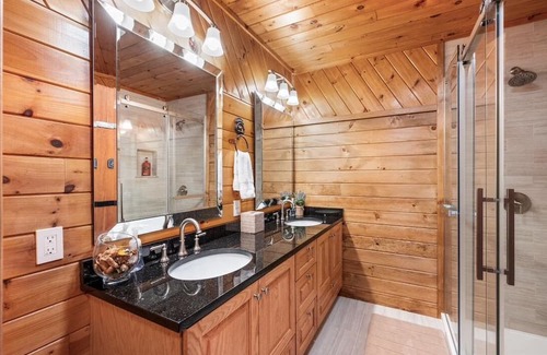 Indian Lake Cabin | Tower Hill Lodge- Mtn View w/Hot Tub
