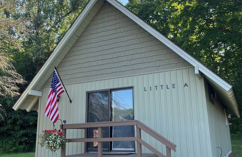Northeast Michigan Ski Chalet | Cozy chalet in marvelous Harrietta with WiFi. On Orv and Snowmobile trails.