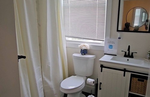 South Side Apartment | Charming 3-bedroom apartment with WiFi and AC in pleasant Mount Vernon