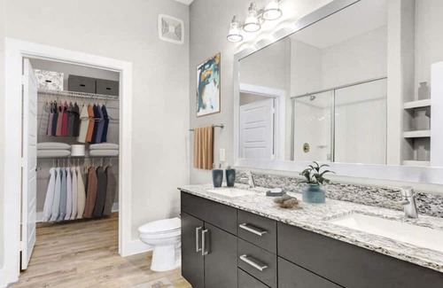 San Marco Apartment | Barsala l Tranquil 1BD with Pool at Eastborough, fast Wi-Fi