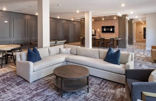 San Marco Apartment | Barsala l Tranquil 1BD with Pool at Eastborough, fast Wi-Fi