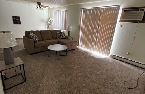 Bismarck Apartment | Cozy 1-bedroom apartment in pleasant Bismarck with AC, patio