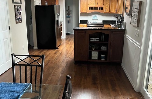 Paw Paw House | Lakehouse Retreat: 5 Bedrooms, Sleeps 22