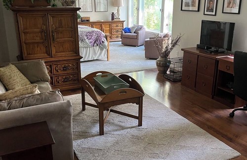 Paw Paw House | Lakehouse Retreat: 5 Bedrooms, Sleeps 22