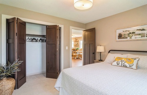 Milaca House | Charming 2-bedroom country home in Milaca!