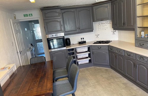 Crays Hill House | Tranquil Basildon Retreat with 3 Bedrooms