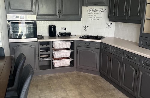 Crays Hill House | Tranquil Basildon Retreat with 3 Bedrooms