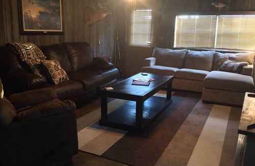 La Grange Cabin | Rustic Country Getaway cabin in Arkansas - 2 bedrooms