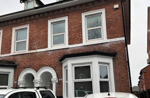 Derby House | Delightful 5-Bed All En Suite Home