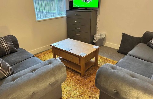 Derby House | Delightful 5-Bed All En Suite Home