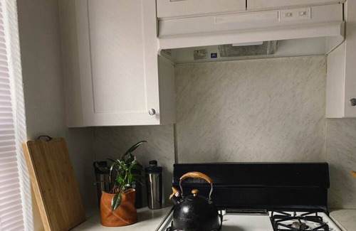 Murray Hill Apartment | cozy vintage apartment. 1 bedroom & very spacious