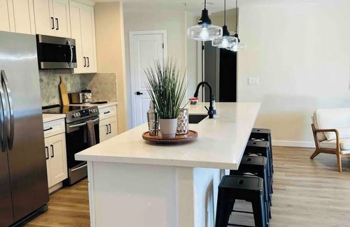 Village Grove House | 3-bedroom house in fabulous Scottsdale with AC, WiFi