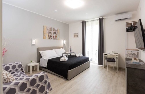 Acradina Apartment | Charming flat with 1 bedroom 1 Large bed +1 Sofa bed , bathroom and full kitchen