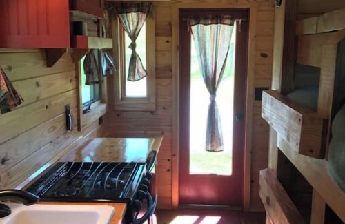 Dewy Rose Cabin | Cozy Tiny House near Athens, GA