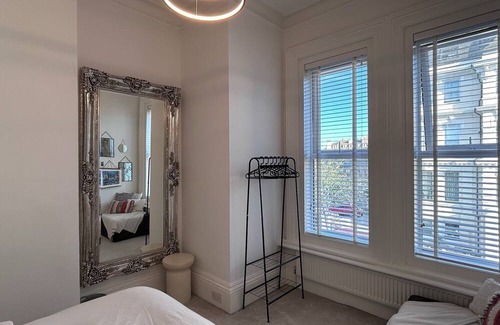 Folkestone Apartment | *New* stylish apartment in the West End of Folkestone