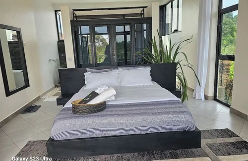 Entebbe Bed & Breakfast | Couple's cozy getaway in Kitende Kampala