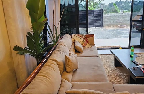 Entebbe Bed & Breakfast | Love Nest Haven in Kampala