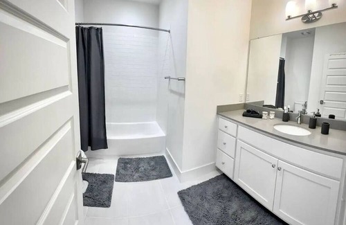 Cherrywood House | This house is a 1 bedroom(s), 1 bathrooms, located in Austin, TX.