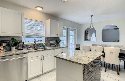 Deltona Lakes House | Large Home - Private Pool & Home Gym - Groups Welcome!n