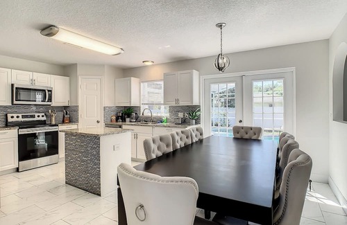 Deltona Lakes House | Large Home - Private Pool & Home Gym - Groups Welcome!n
