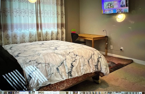 Rancho Cucamonga House | Spacious room of 6-bedroom in brilliant Rancho Cucamonga with AC, WiFi