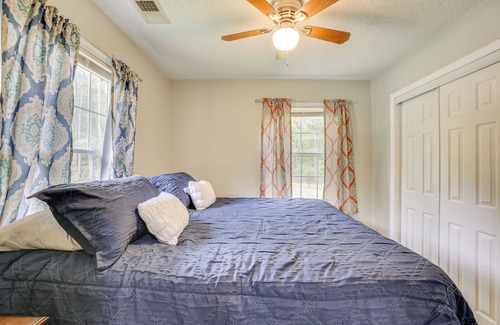 Little River House | Charming Little River House < 7 Mi to Beach!